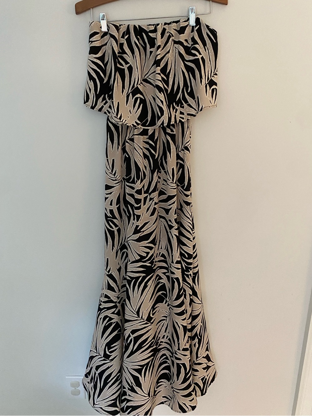 fab'rik Strapless Black and Beige Leaf-Print Maxi Dress Size Medium